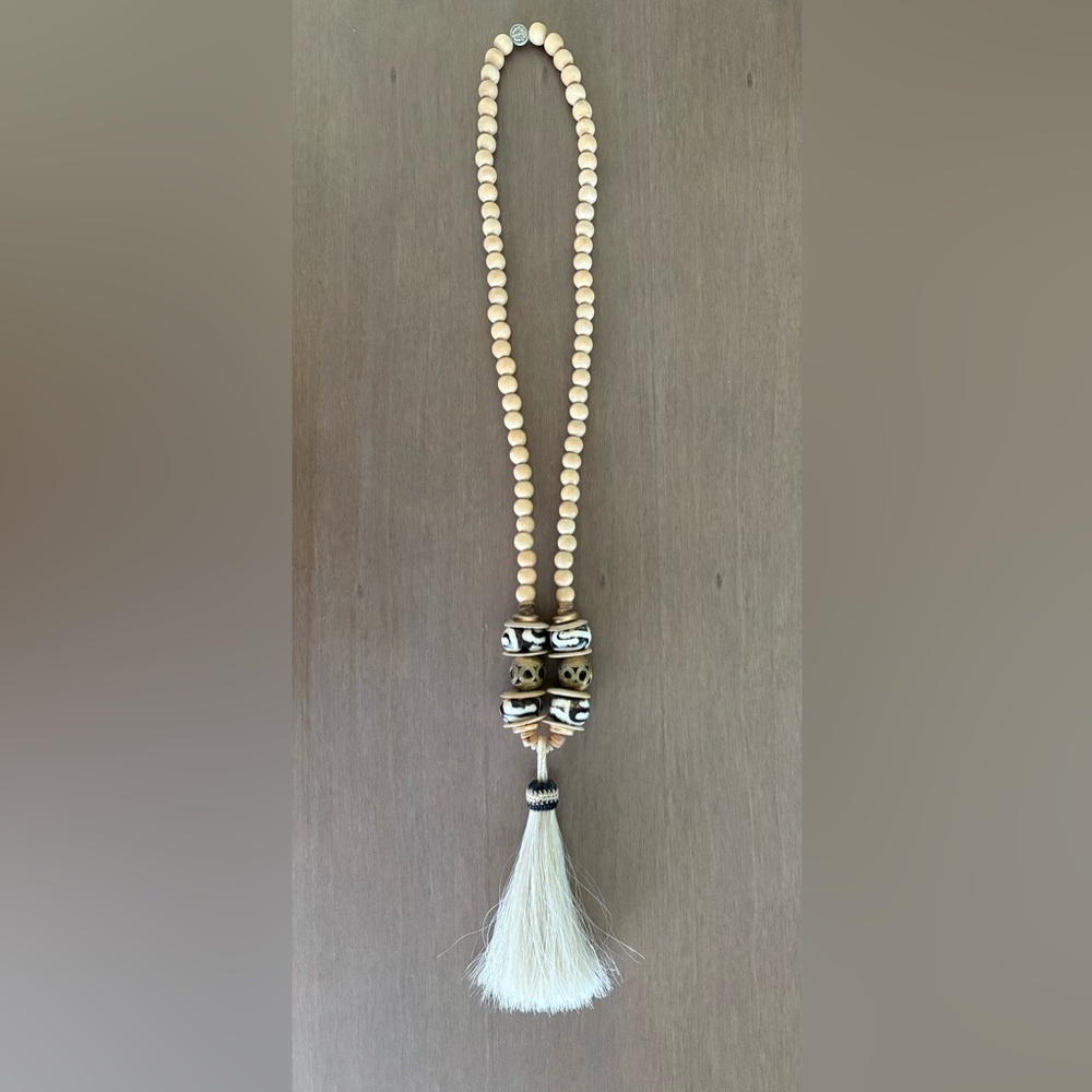 Anchor Beads Necklace with Cream and Black Tassel
